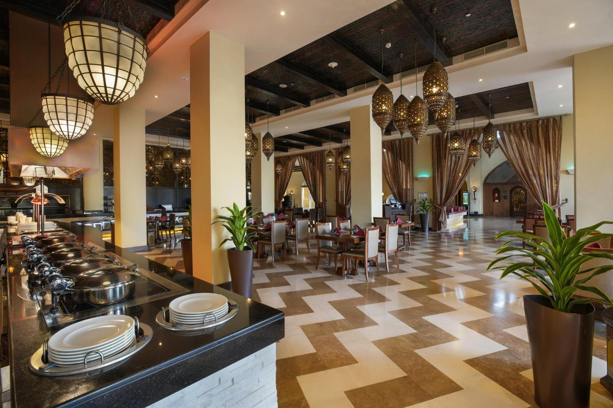 Tilal Liwa Hotel - Madinat Zayed Bagian luar foto