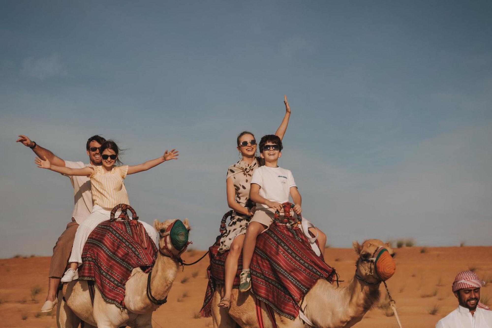Tilal Liwa Hotel - Madinat Zayed Bagian luar foto