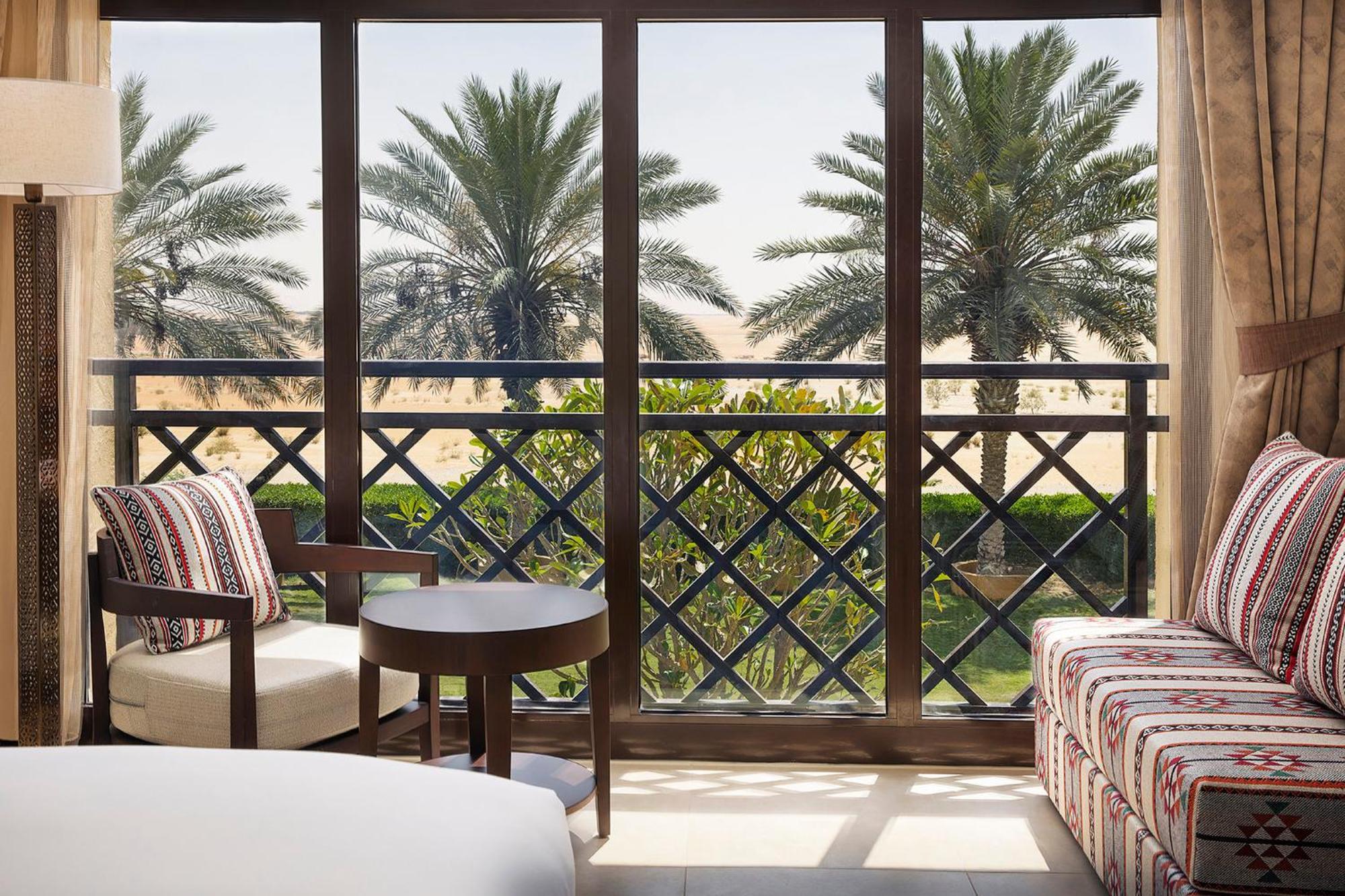 Tilal Liwa Hotel - Madinat Zayed Bagian luar foto